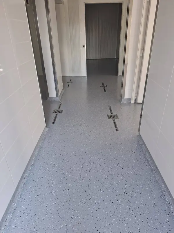 Húsipari üzem műgyanta padló — átadás