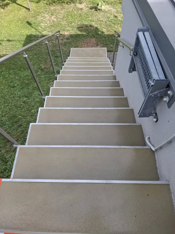 Külső lépcső felújítása — utána